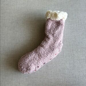 Brand New Apana Luxe Dusty Rose White Shea Butter
Infused Lounge Socks